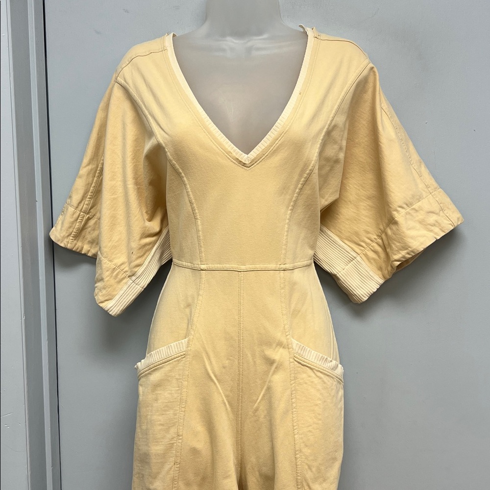 BiBi Neutral V-Neck Short Sleeve Wide-Leg Jumpsuit – Size Small
